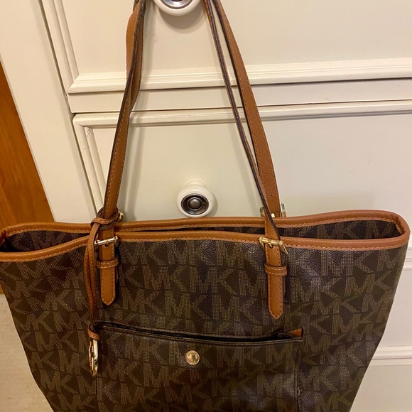 Michael Kors Brown Shoulder Bag with Monogram Pattern - Picture 2 of 4